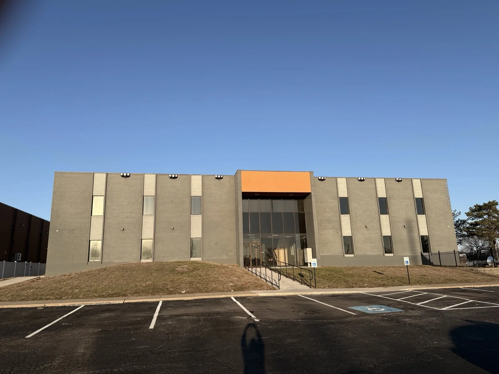 Exterior of the Valor Medica building at 4477 Woodson Road, St. Louis.